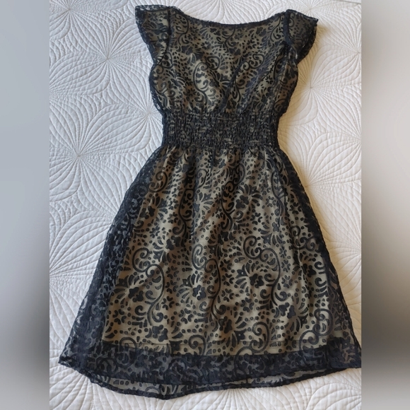 Dress - Picture 2 of 3